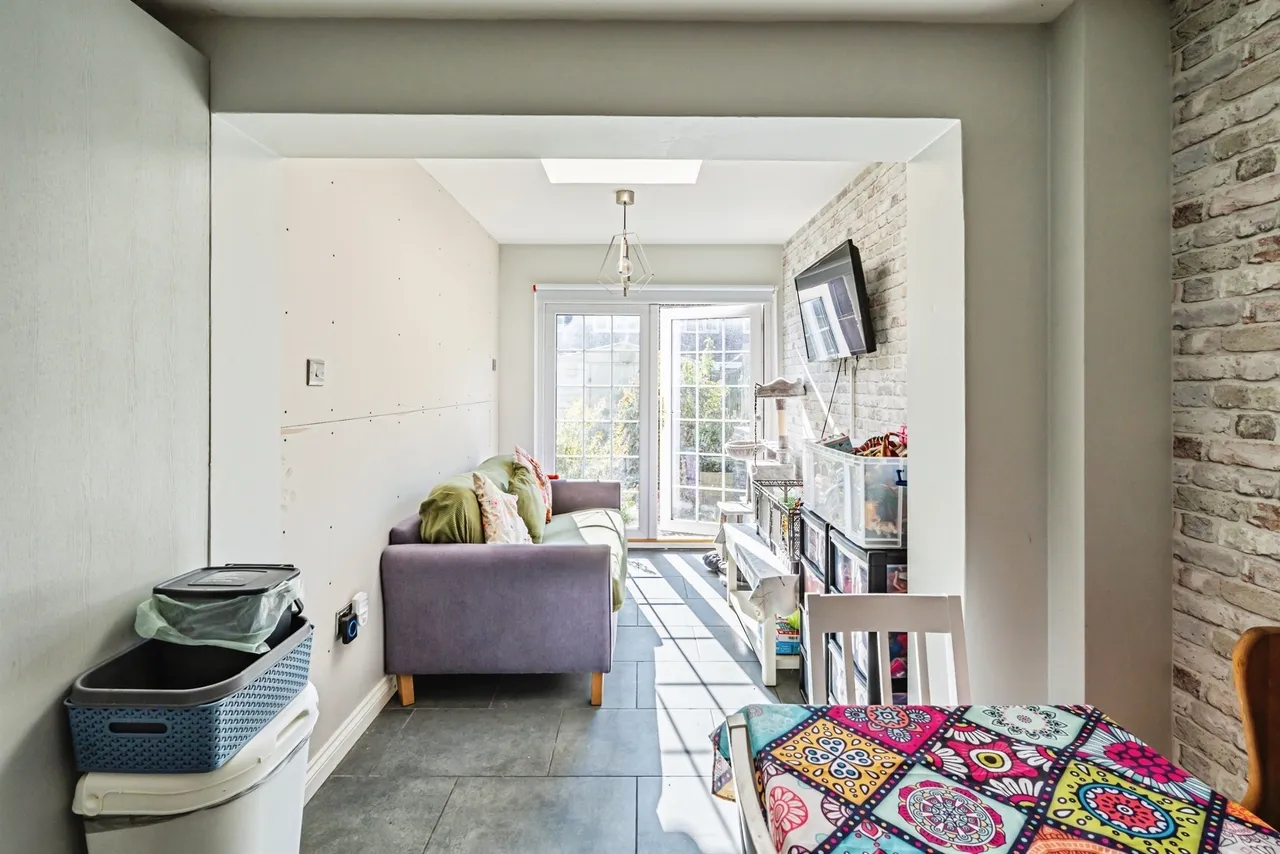 Saxby Close, Eastbourne, photo 5