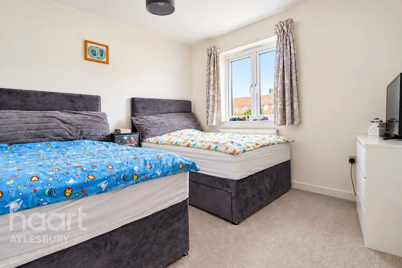 Darcy Close, Aylesbury, HP18, photo 12