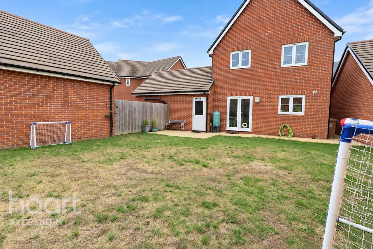 Darcy Close, Aylesbury, HP18, photo 16