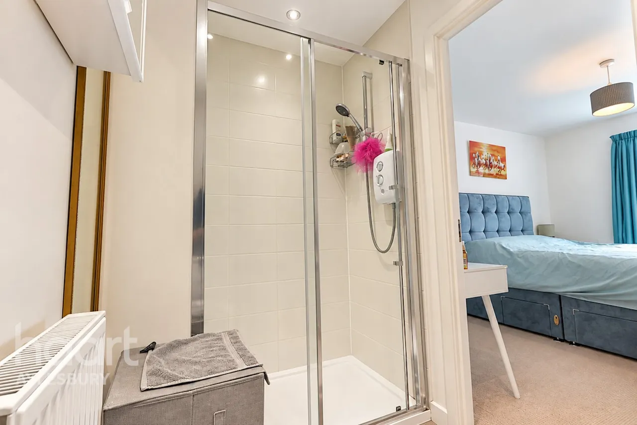 Darcy Close, Aylesbury, HP18, photo 11