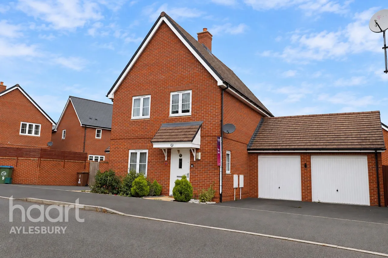 3 bed house for sale, Darcy Close, Aylesbury, HP18