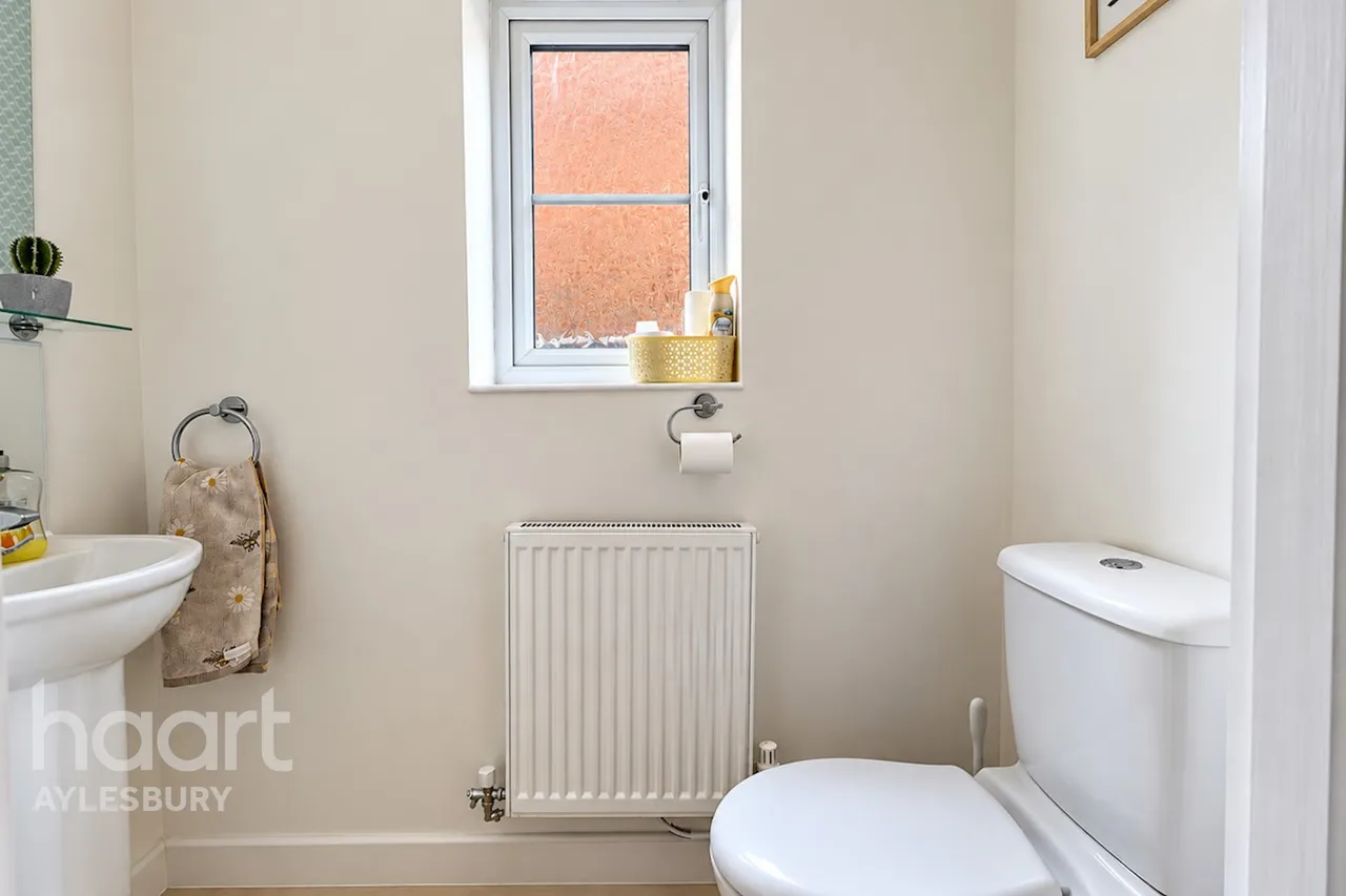 Darcy Close, Aylesbury, HP18, photo 5