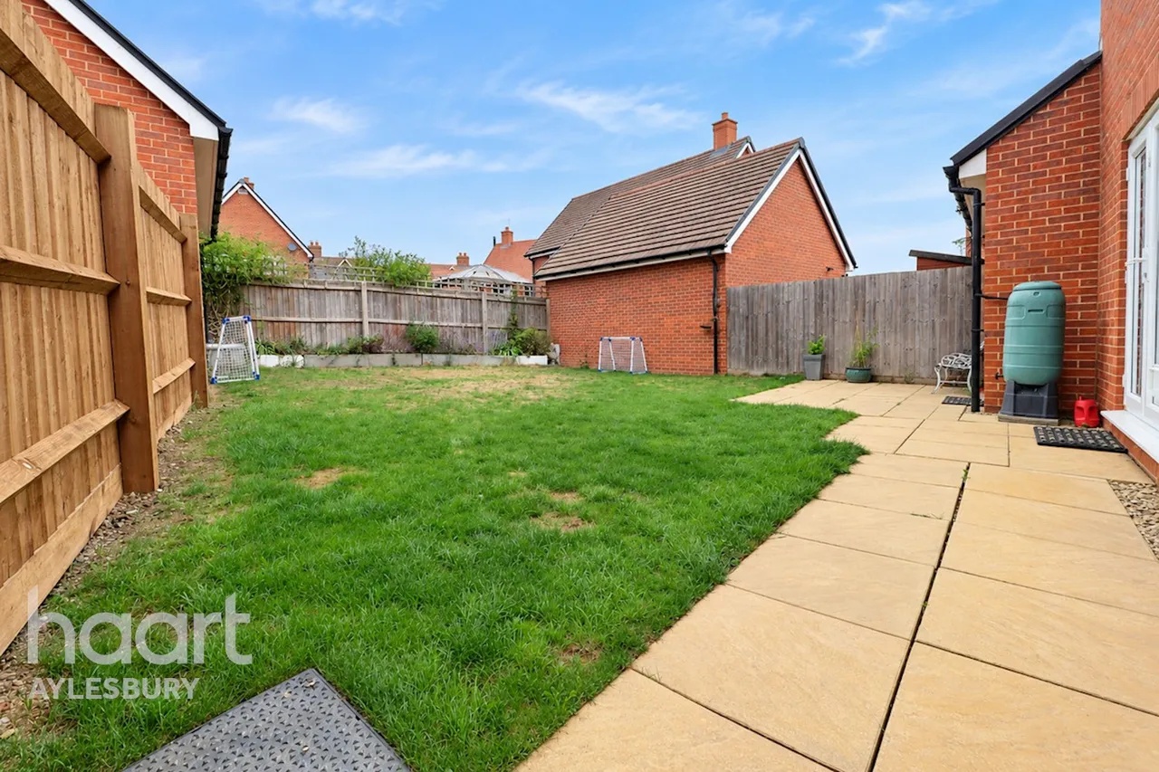 Darcy Close, Aylesbury, HP18, photo 17