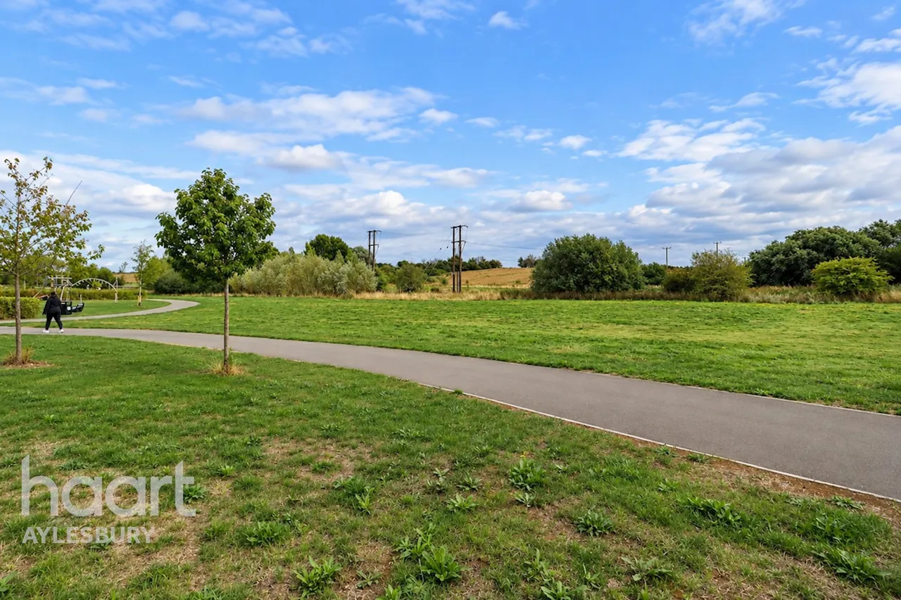 Darcy Close, Aylesbury, HP18, photo 19