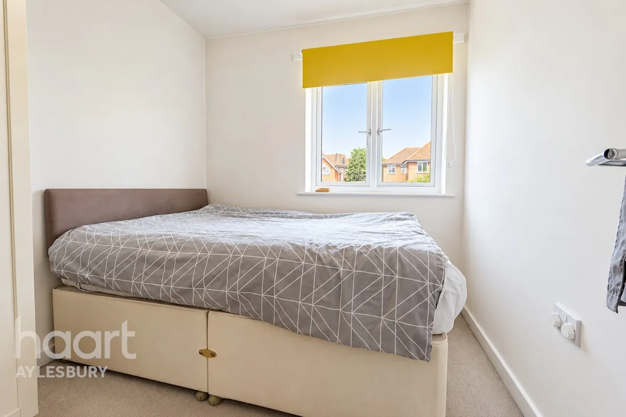 Darcy Close, Aylesbury, HP18, photo 13