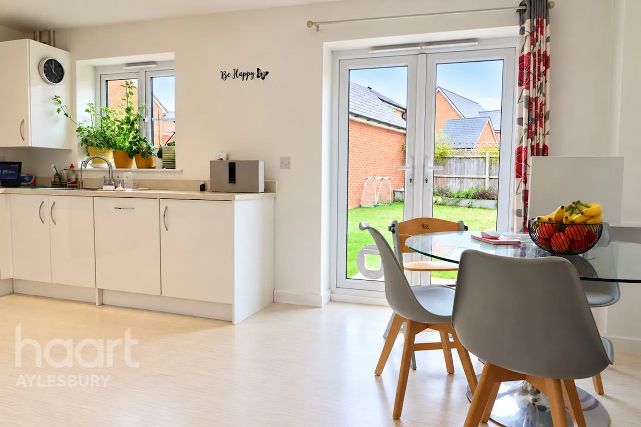Darcy Close, Aylesbury, HP18, photo 3
