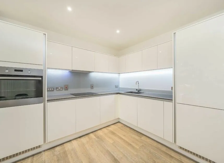 Hyde Lane, Battersea, SW11, photo 2