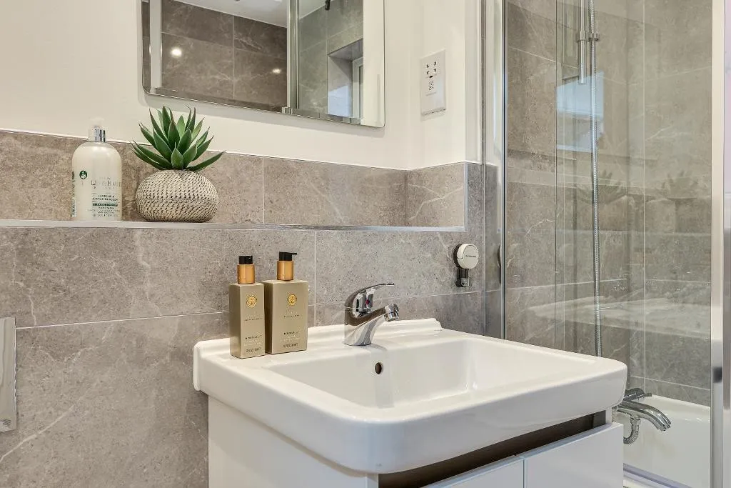 Swan Mews, Warlingham, photo 14