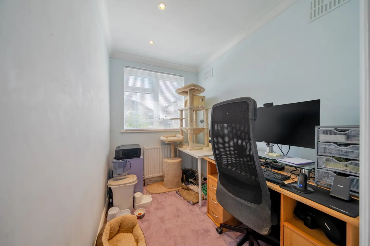 Dunblane Road, SE9, photo 17