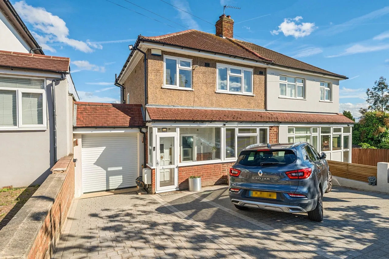 3 bed house for sale — Dunblane Road, SE9
