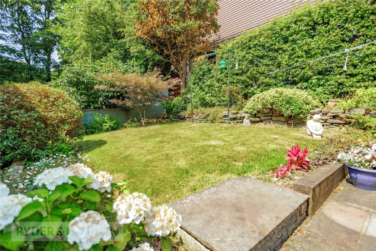 Wellmeadow Lane, Uppermill, OL3, photo 24