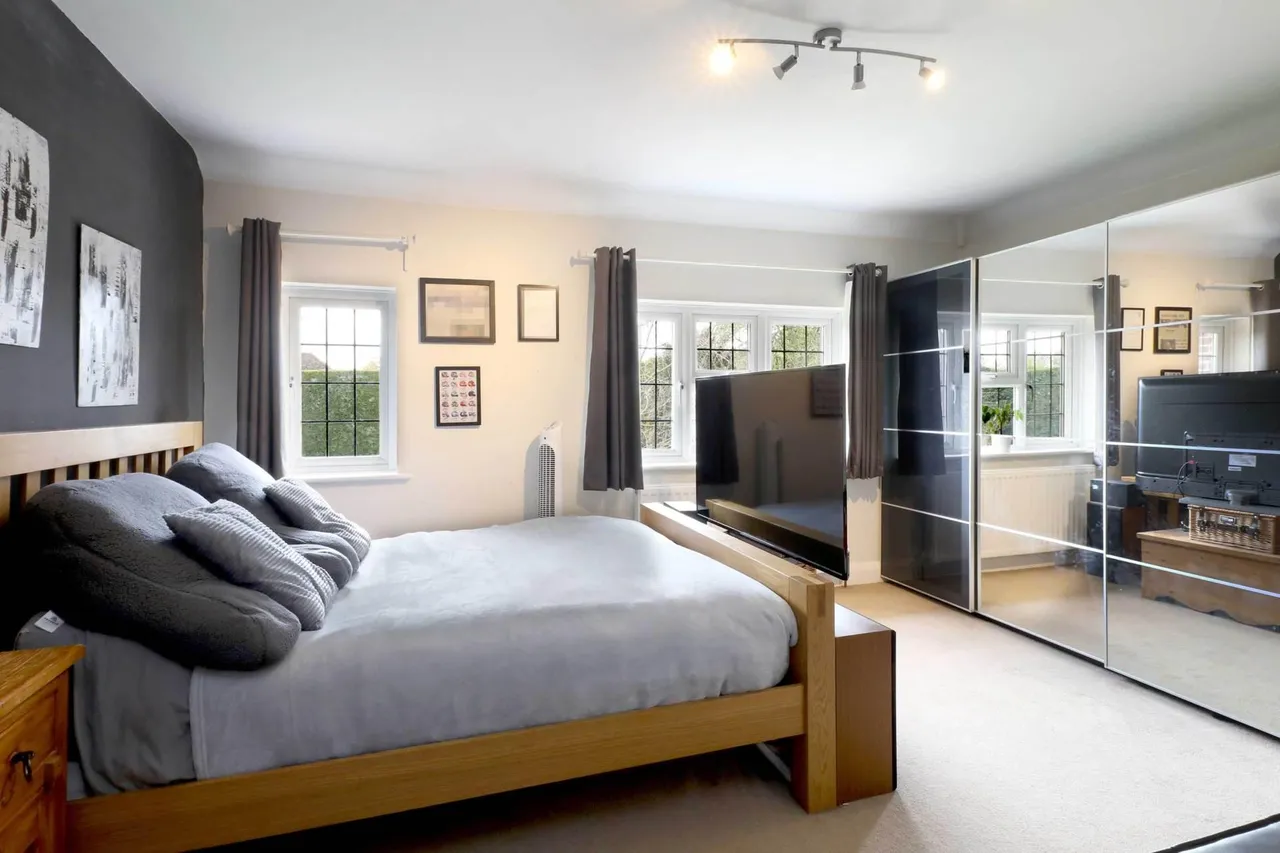 Weedon Hill, Hyde Heath, photo 19