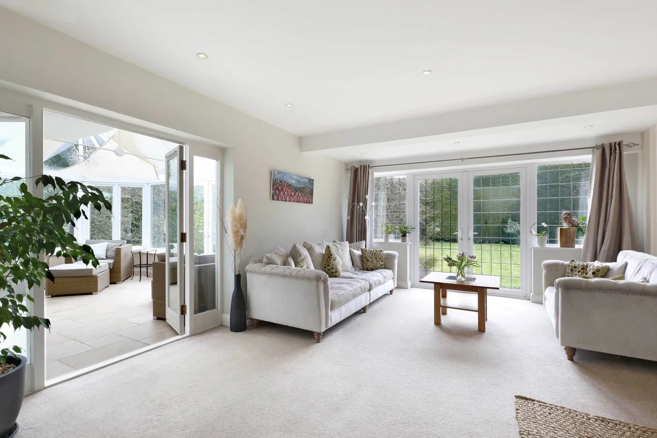 Weedon Hill, Hyde Heath, photo 5