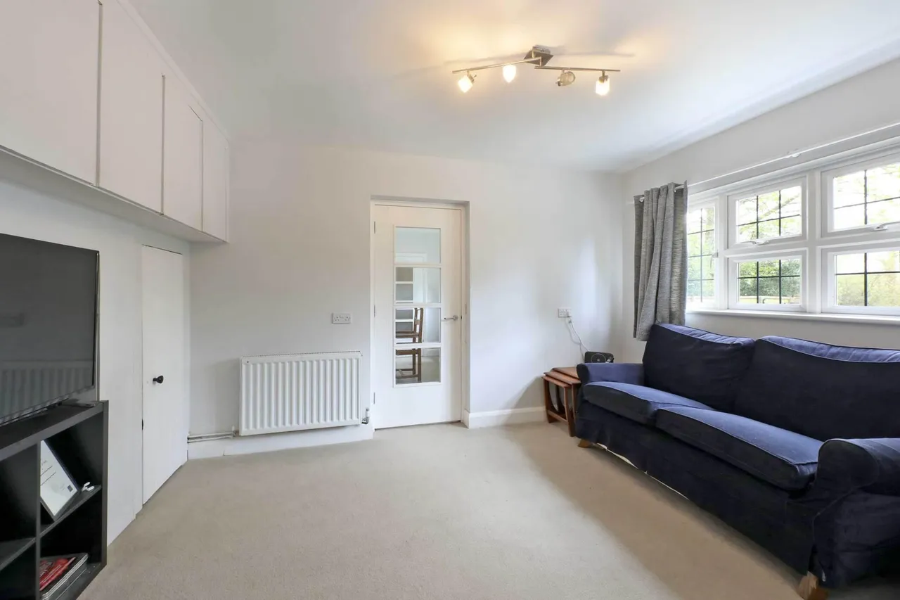 Weedon Hill, Hyde Heath, photo 14