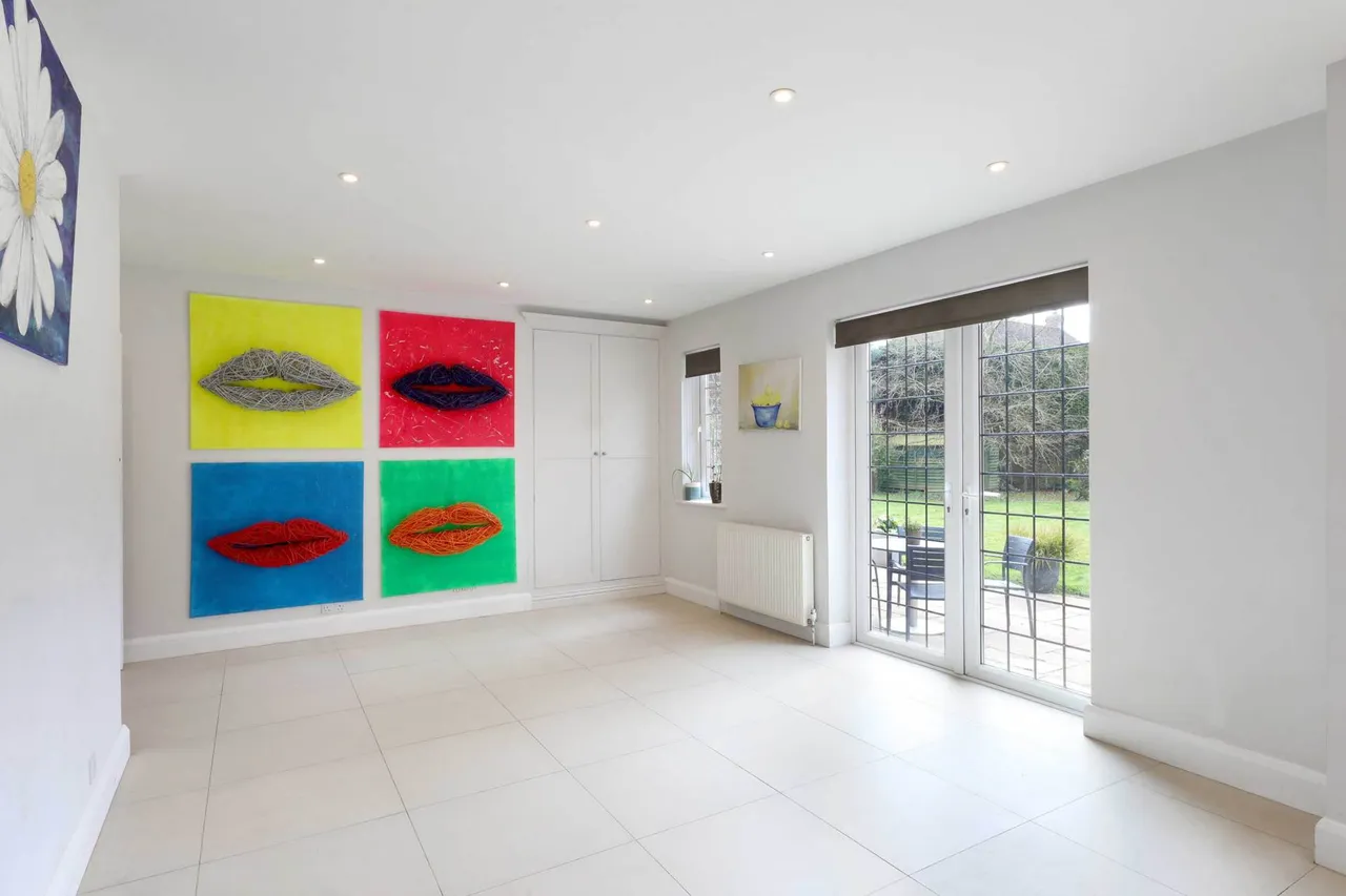 Weedon Hill, Hyde Heath, photo 9