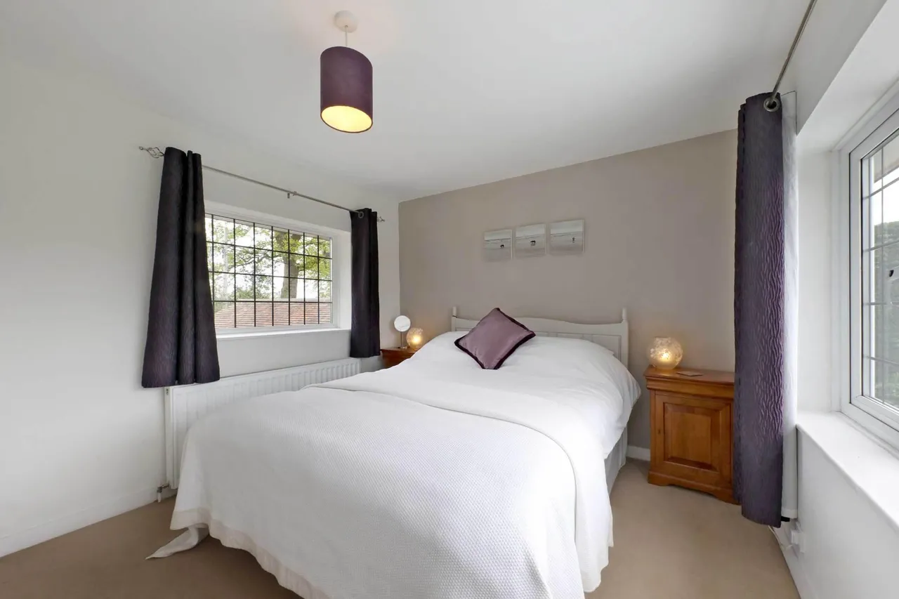 Weedon Hill, Hyde Heath, photo 22