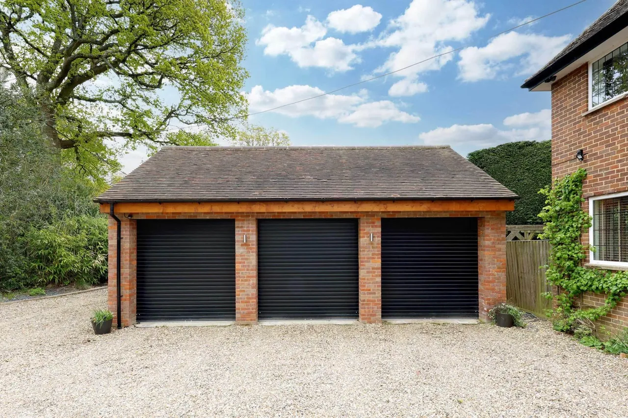 Weedon Hill, Hyde Heath, photo 25