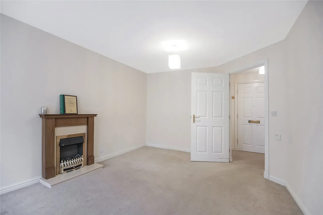 Roxburgh Park, The Village, G74, photo 3