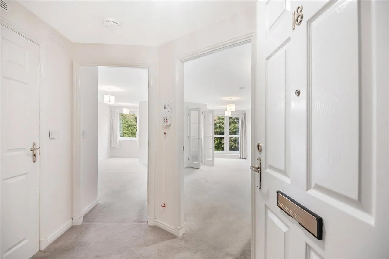 Roxburgh Park, The Village, G74, photo 10