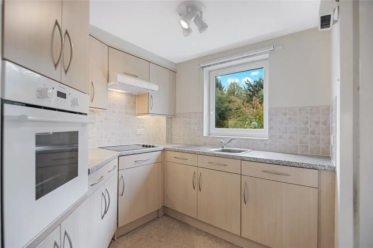 Roxburgh Park, The Village, G74, photo 4