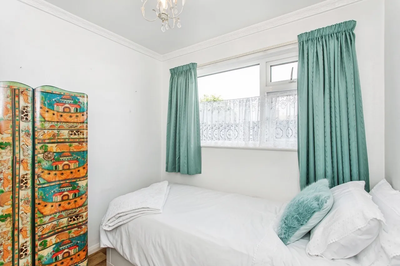 Somerton Avenue, Westcliff-on-Sea, Essex, SS0, photo 9