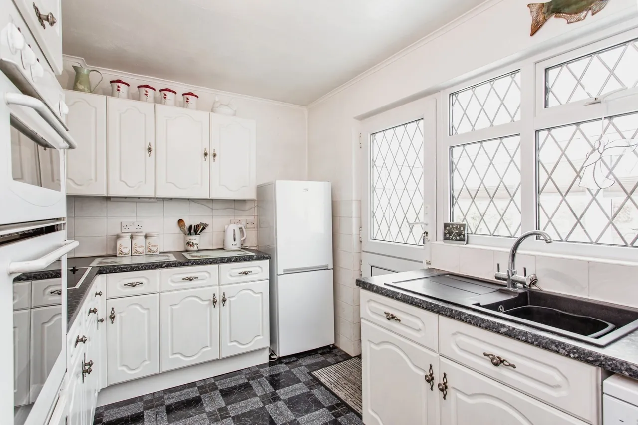 Somerton Avenue, Westcliff-on-Sea, Essex, SS0, photo 4
