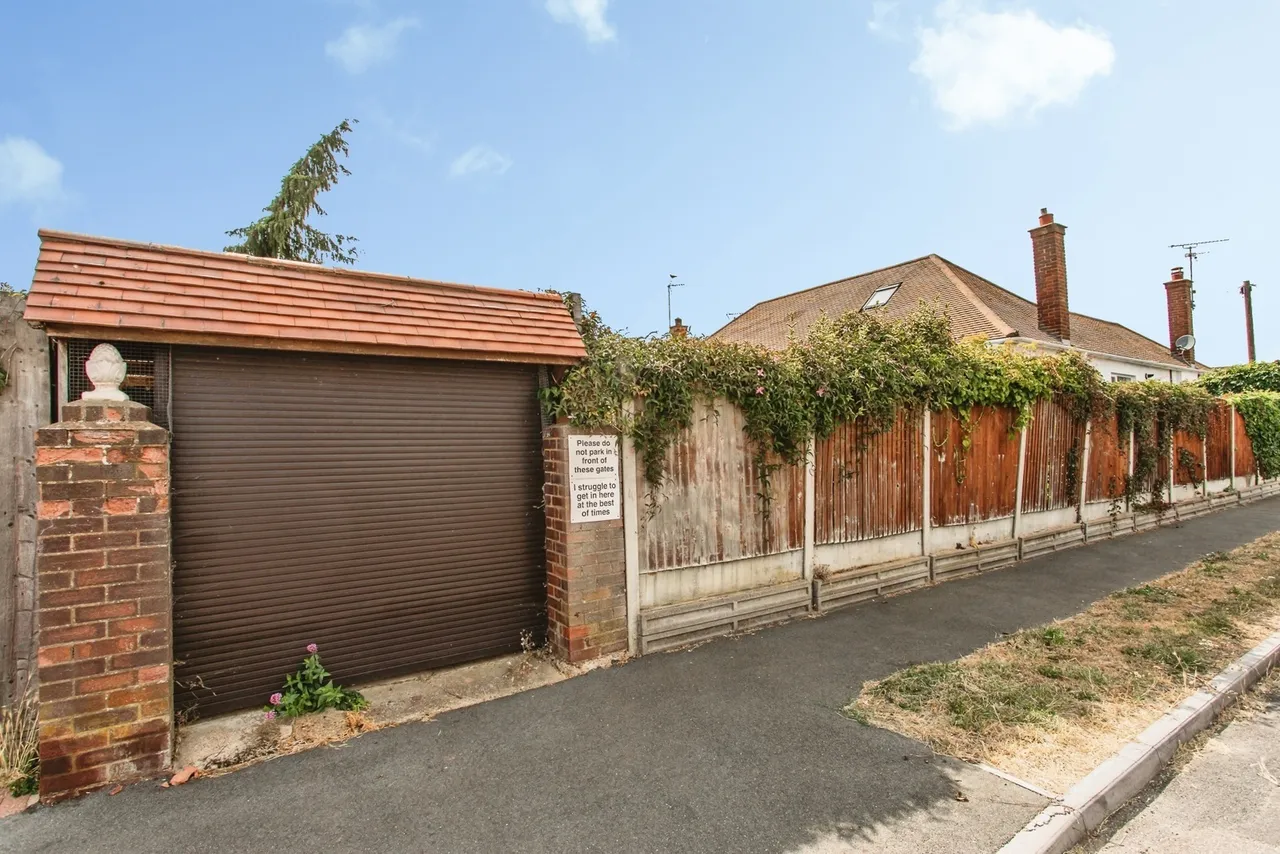 Somerton Avenue, Westcliff-on-Sea, Essex, SS0, photo 19