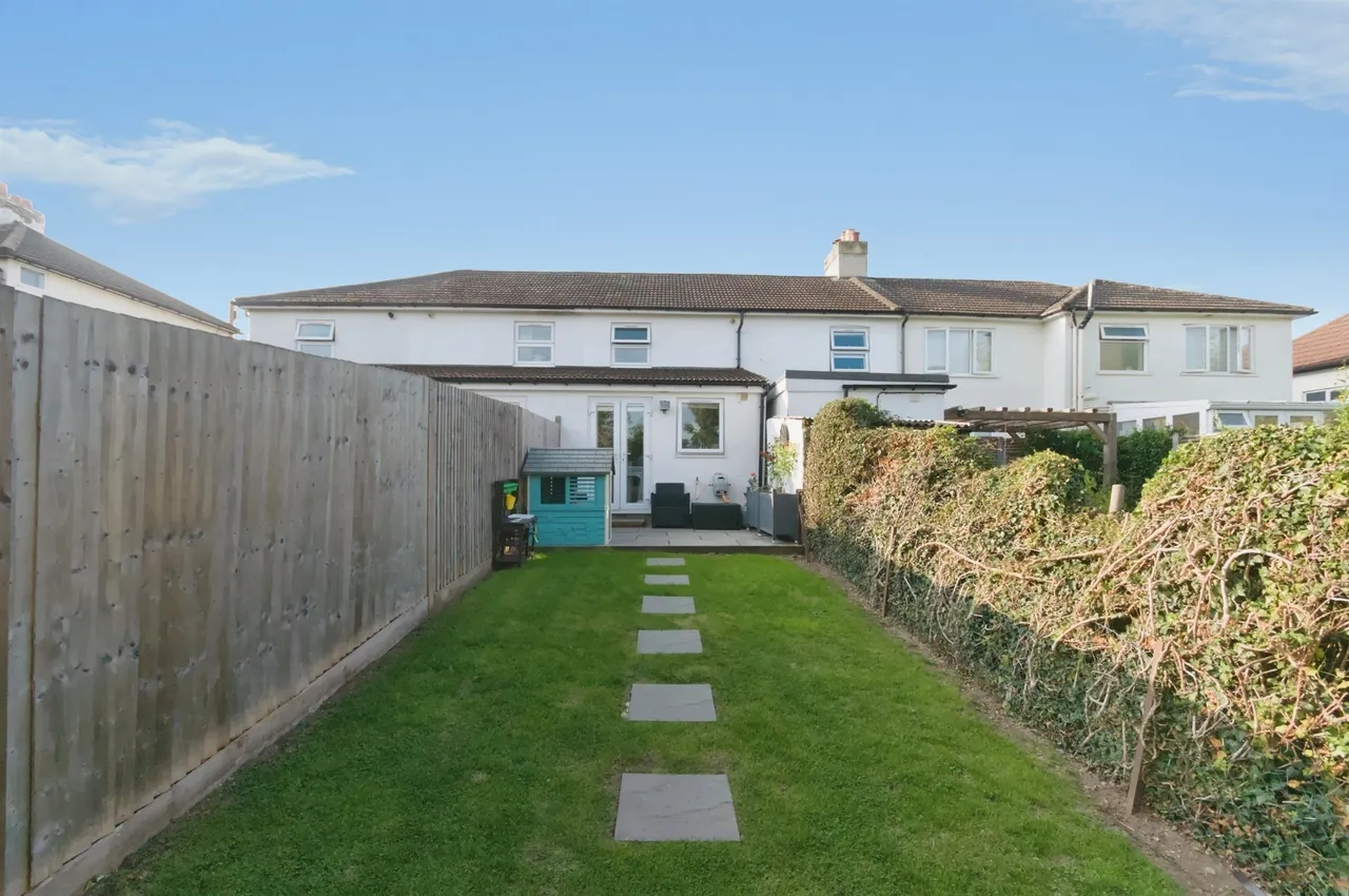 2 bed house for sale, West Street, Burgess Hill, RH15