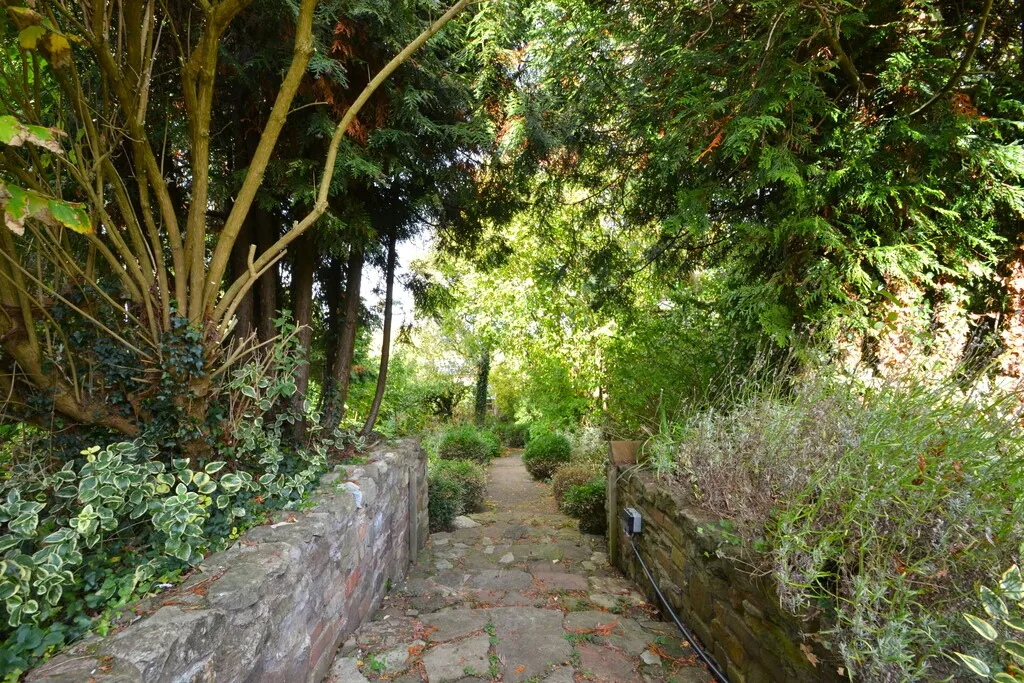 Pave Lane, Newport, photo 17