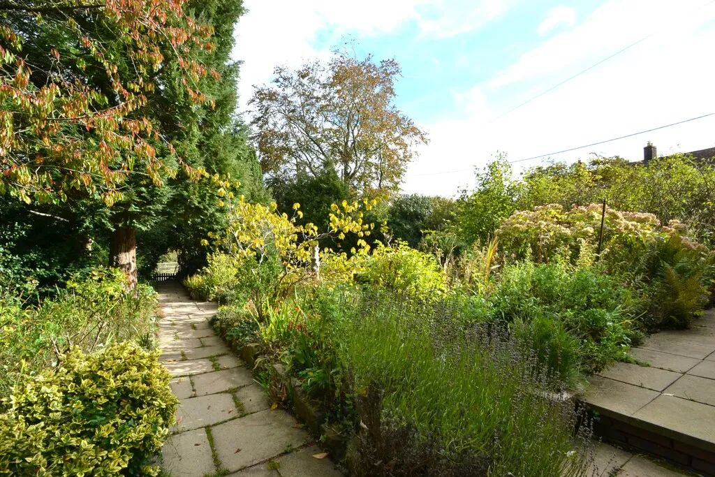 Pave Lane, Newport, photo 25
