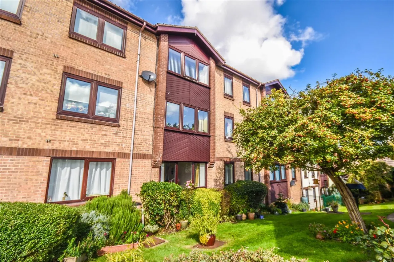 Henlow Drive, Dursley, GL11, photo 7