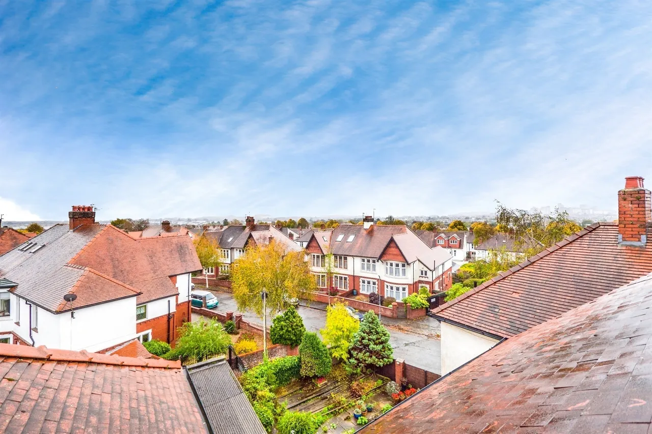 Pen-Y-Lan Road, Penylan, Cardiff, photo 2