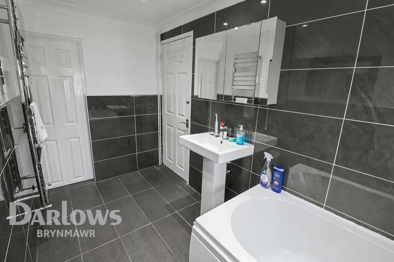 Clynmawr Street, Abertillery, photo 8