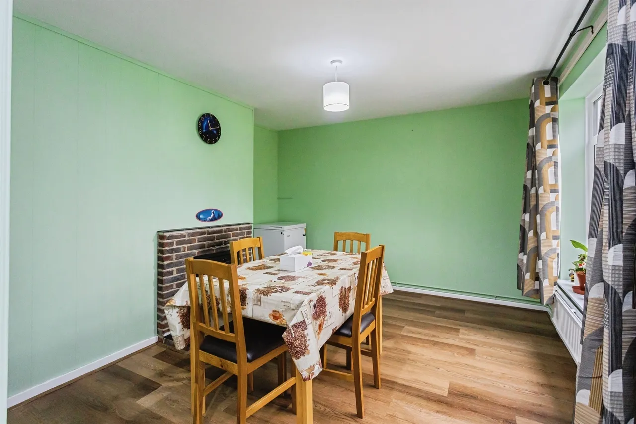 Sandrocks Way, Haywards Heath, photo 8