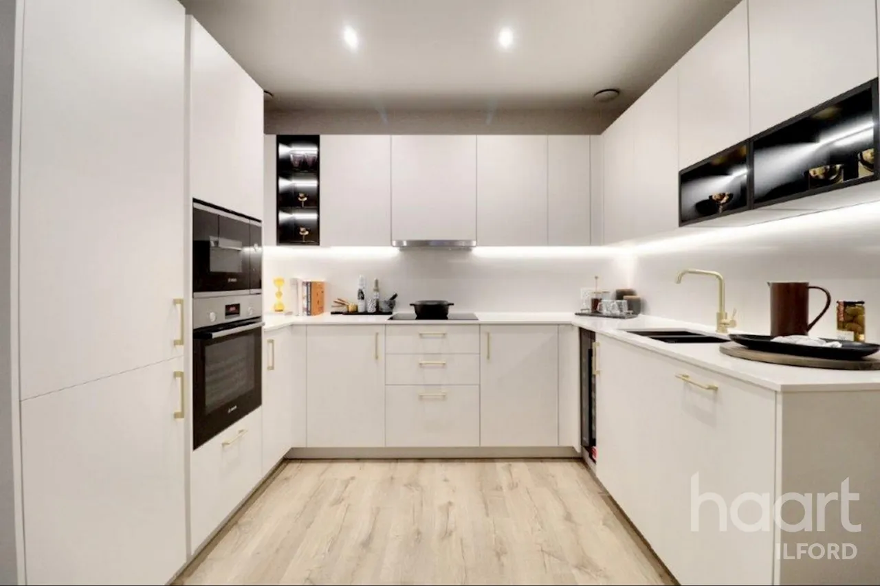 Manor Road, London, E15, photo 16