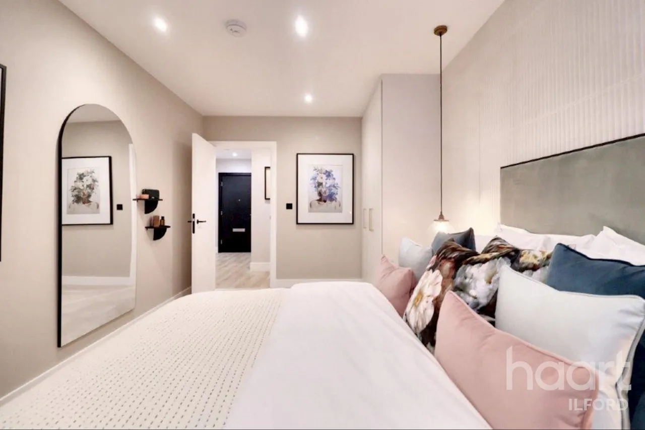 Manor Road, London, E15, photo 13