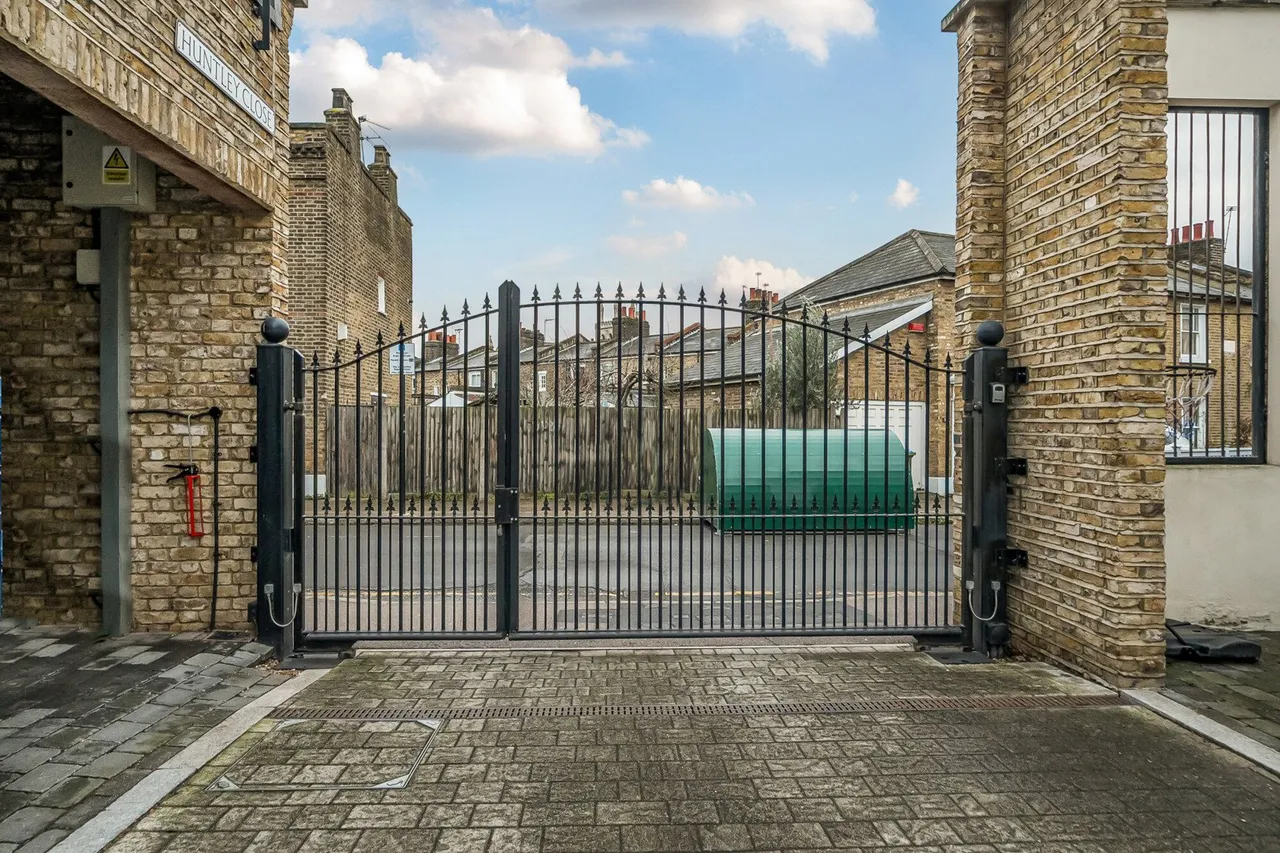 Huntley Close, SE10, photo 22