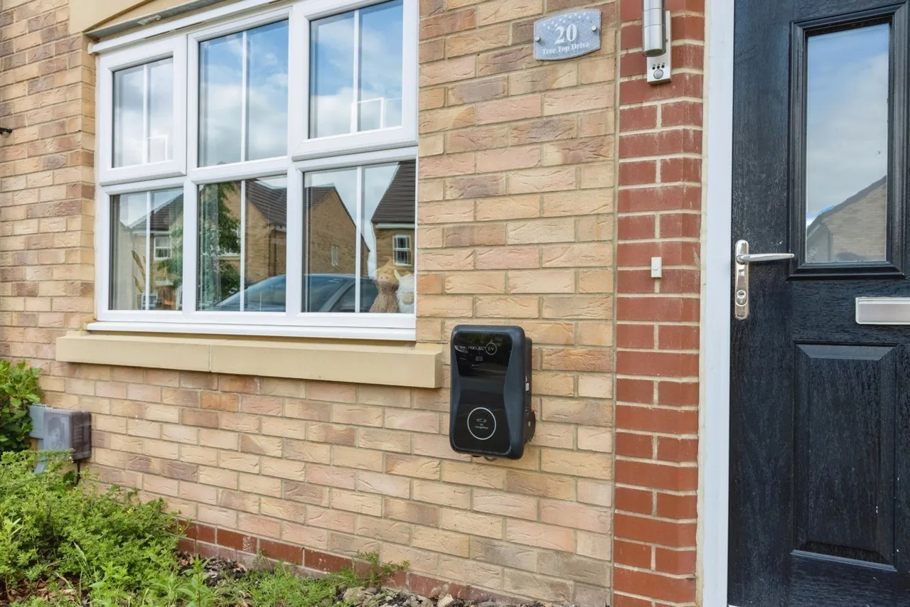 Tree Top Drive, WAKEFIELD, West Yorkshire, WF3, photo 18