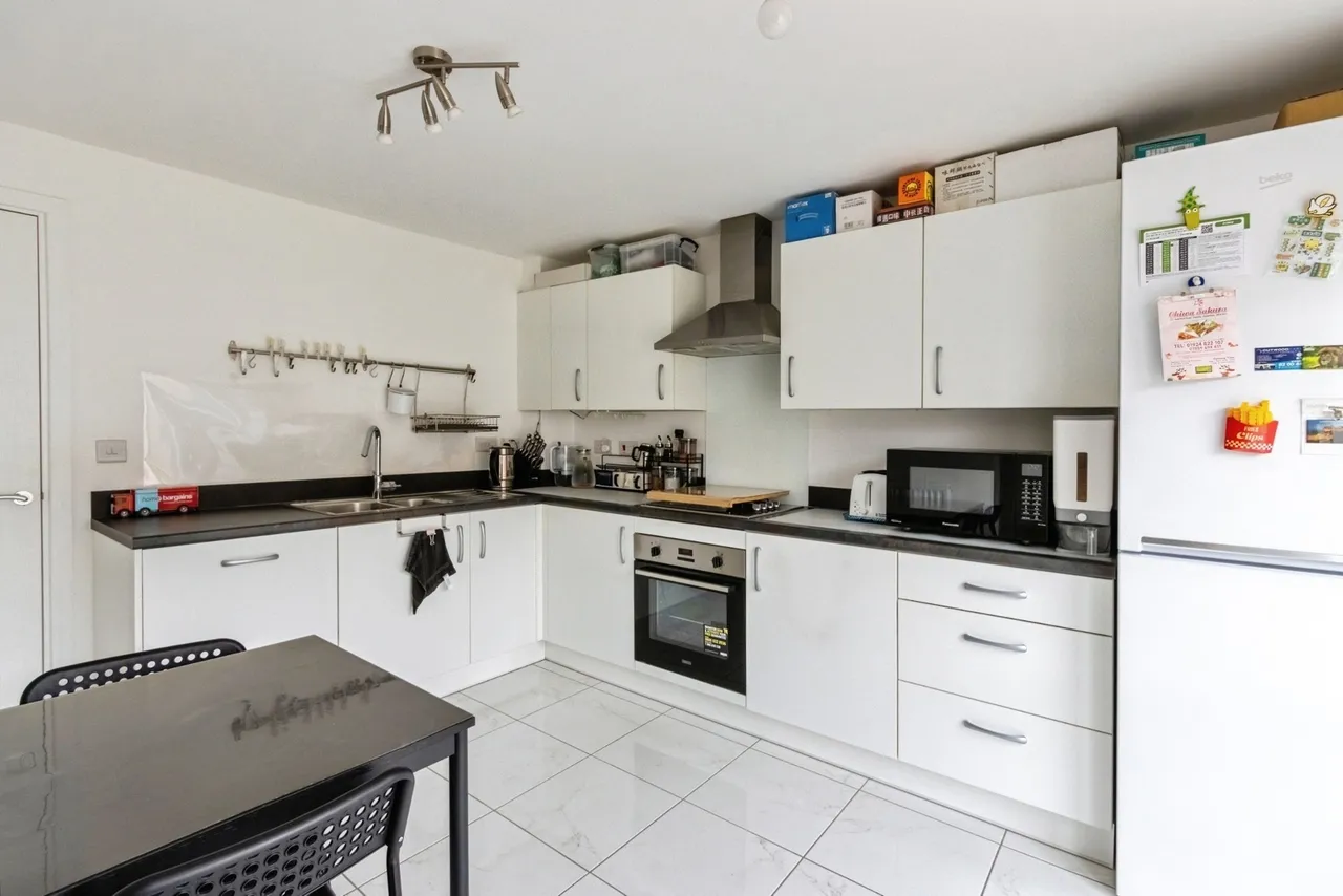 Tree Top Drive, WAKEFIELD, West Yorkshire, WF3, photo 6