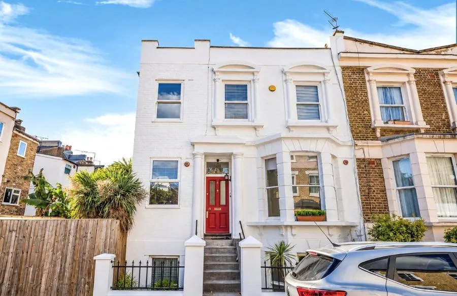 2 bed flat for sale, Wendell Road, London, W12