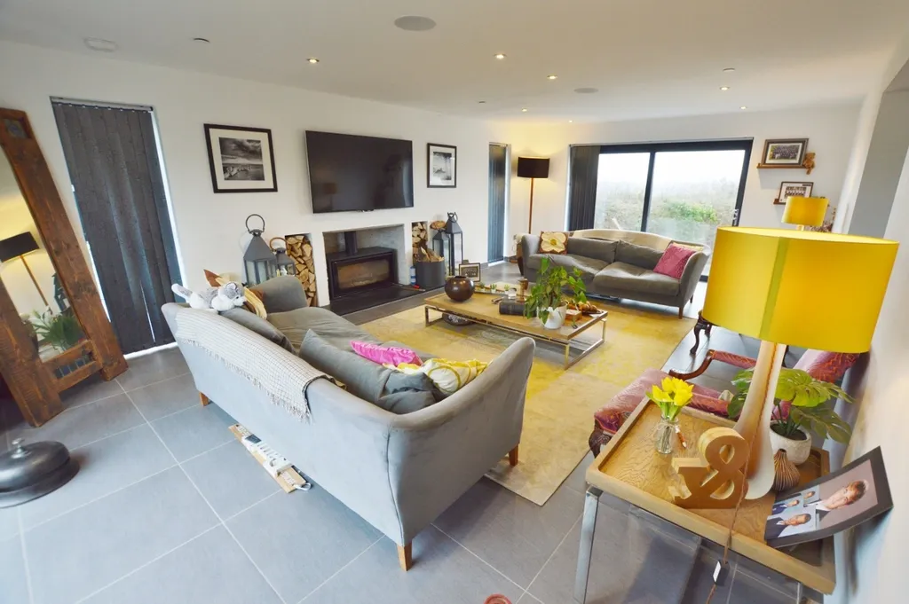Glebe Road, Lytchett Matravers, Poole, BH16 6EH, photo 4