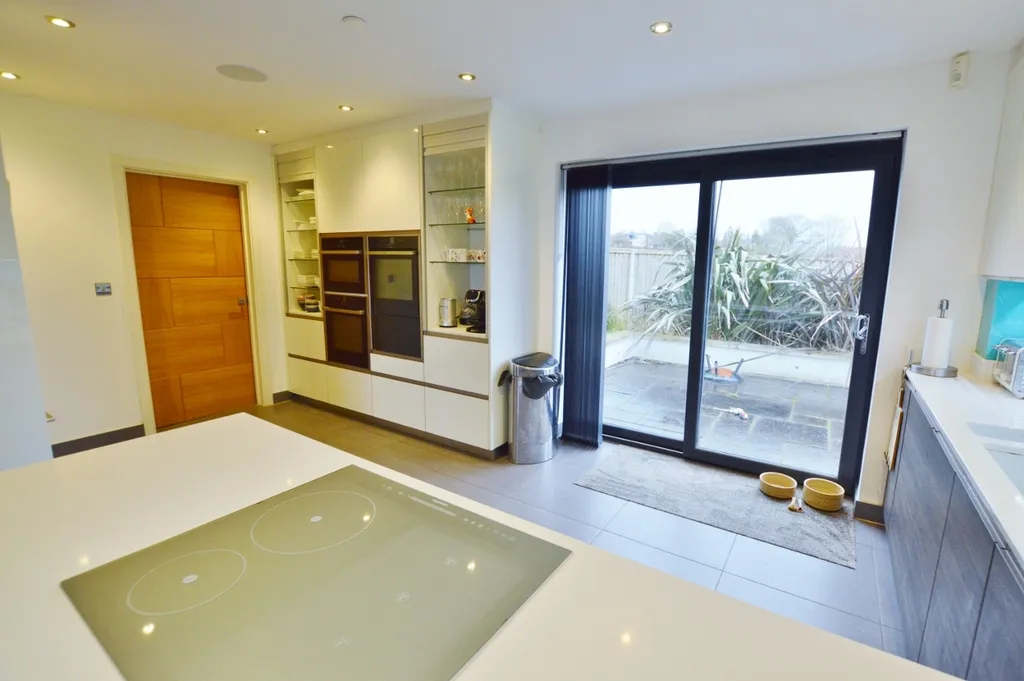 Glebe Road, Lytchett Matravers, Poole, BH16 6EH, photo 9