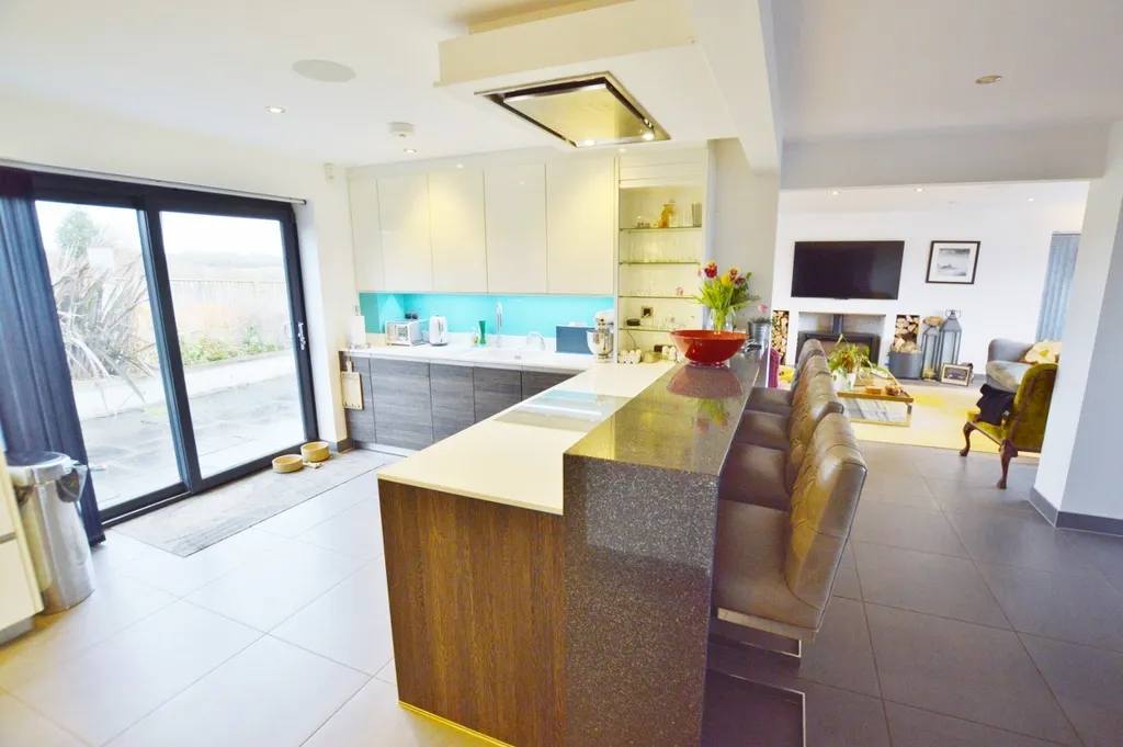 Glebe Road, Lytchett Matravers, Poole, BH16 6EH, photo 8