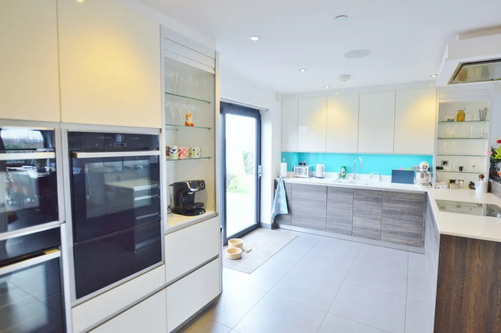 Glebe Road, Lytchett Matravers, Poole, BH16 6EH, photo 10