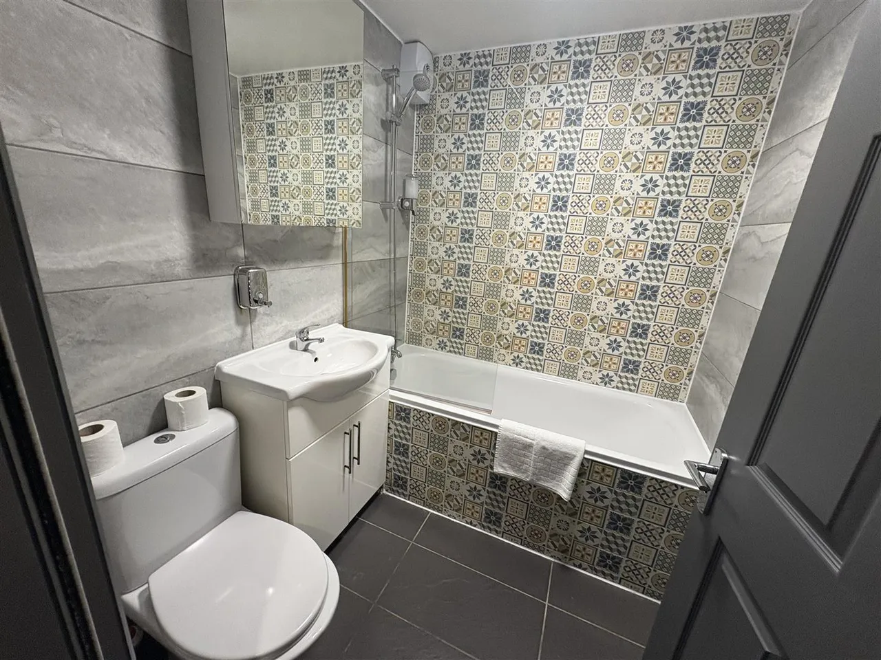 Archery Close, Harrow, photo 4