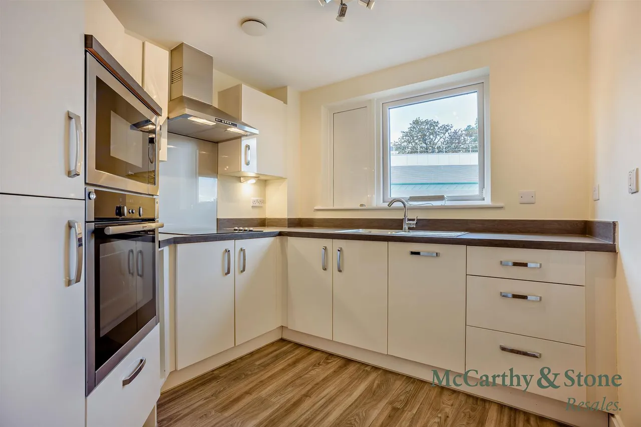 Churchfield Road, Poole, BH15, photo 7