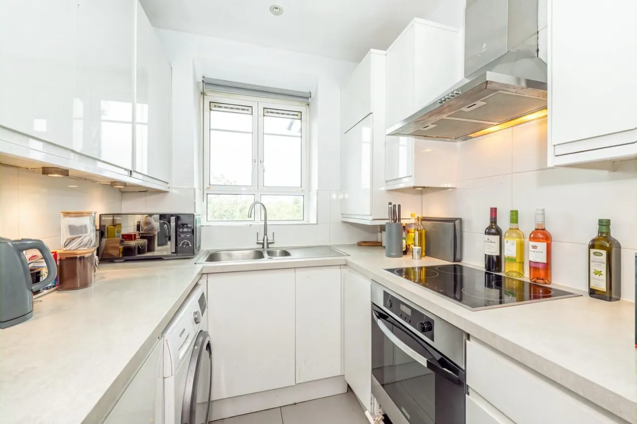 Mackay House, White City, W12, photo 2