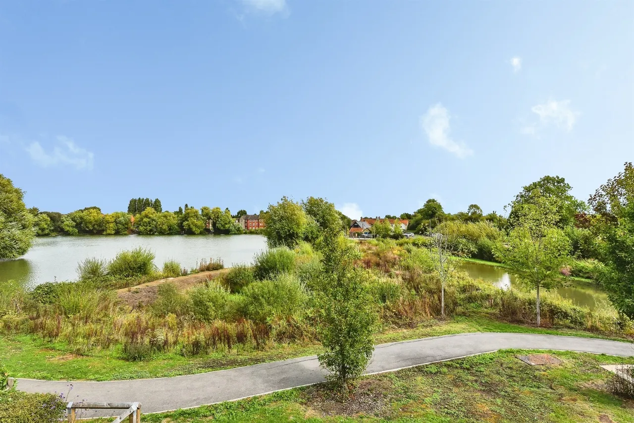 Amazon Way, Westbury, BA13, photo 2