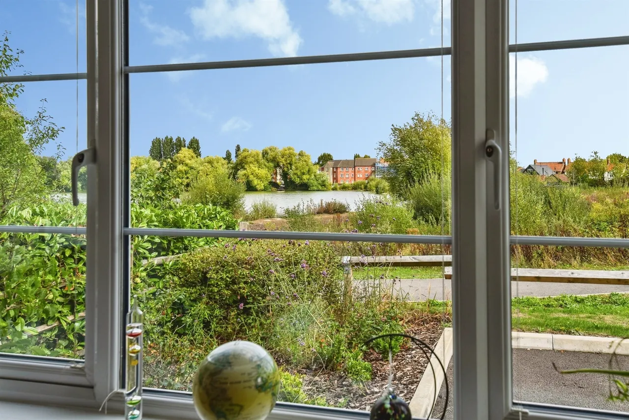 Amazon Way, Westbury, BA13, photo 8