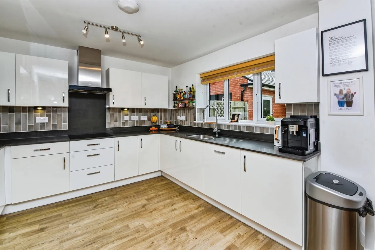 Amazon Way, Westbury, BA13, photo 6